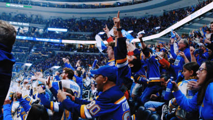 Round 1, Game 3: Blues 7, Jets 2