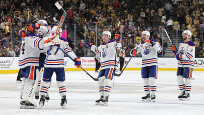Skinner shuts out Golden Knights